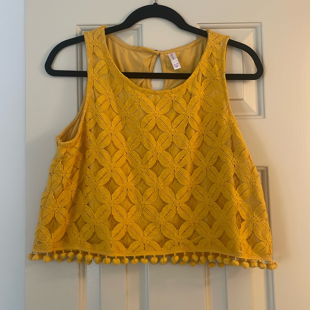 Xhilaration Yellow Top XL